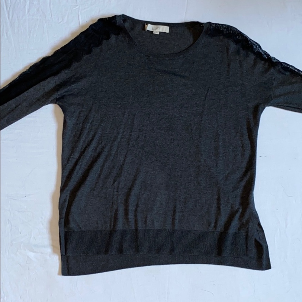 Cute Grey Loft Top with Lace Sleeves